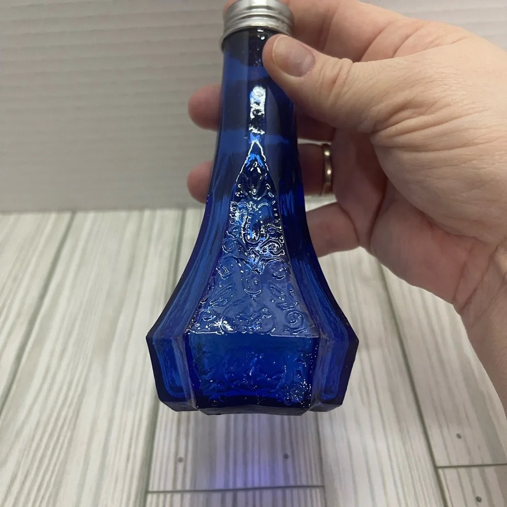 Vintage 1970’s Reproduction Mayfair Open Rose Patterned Cobalt Blue Shaker